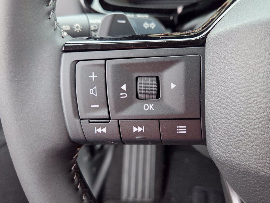 New 2026 Nissan Pathfinder Platinum w/ Accent Package FWD image 27