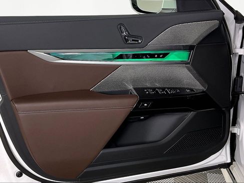 Certified 2024 BMW i7 eDrive50 image 23