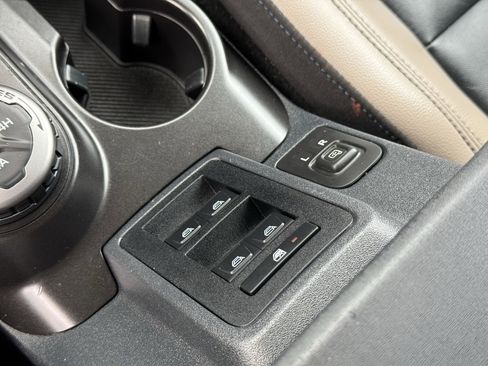 Used 2023 Ford Bronco Wildtrak image 25