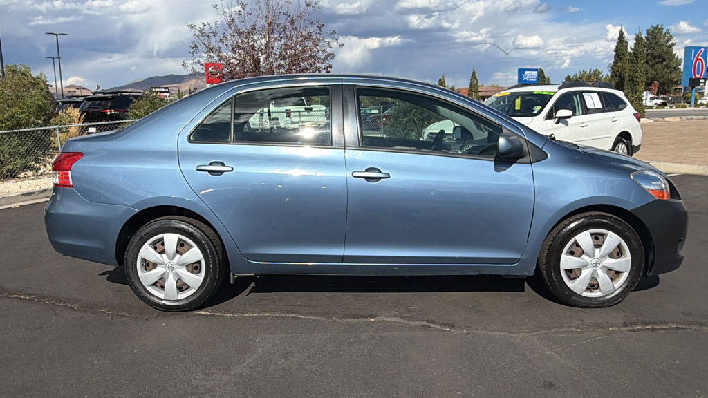 Used 2008 Toyota Yaris S FWD image 2