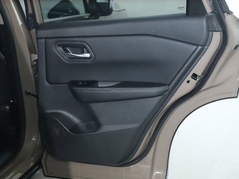 Used 2025 Nissan Rogue SV AWD/4WD image 32