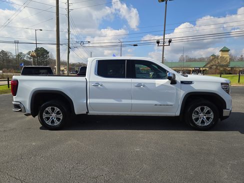 Used 2025 GMC Sierra 1500 SLT image 6