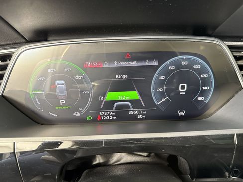 Used 2021 Audi e-tron Premium w/ Convenience Plus Package image 17