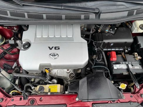 Used 2010 Toyota Sienna LE image 23