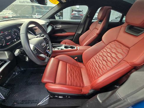 Used 2022 Audi e-tron GT Prestige image 25