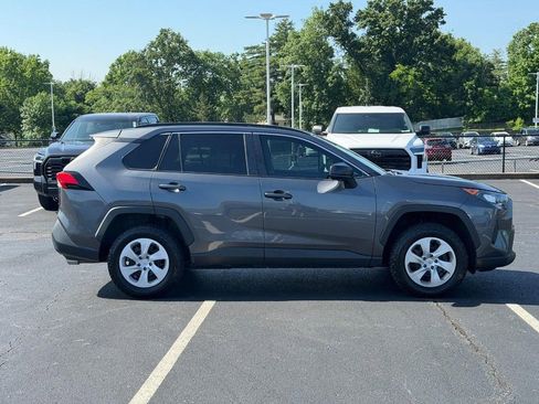 Used 2021 Toyota RAV4 LE FWD image 2