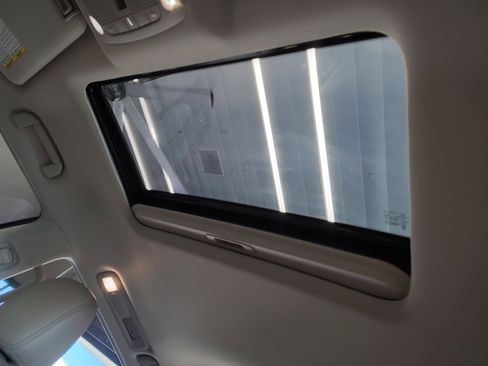 Used 2024 Nissan Armada Platinum w/ Captain's Chairs Package image 21