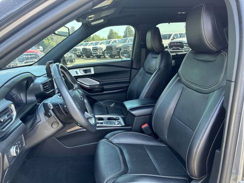 Used 2022 Ford Explorer ST w/ ST Street Pack AWD/4WD image 13