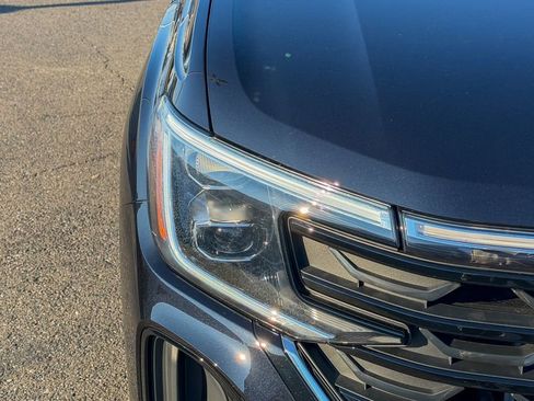 New 2026 Volkswagen Atlas Cross Sport SE image 5