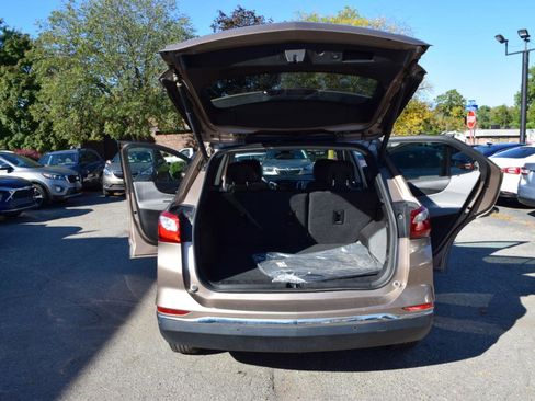 Used 2018 Chevrolet Equinox Premier FWD image 20