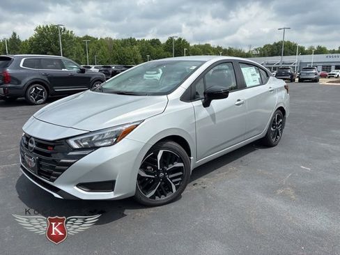 New 2025 Nissan Versa SR w/ Trunk Package image 3