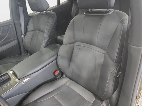 Used 2023 Lexus LS 500 w/ Accessory Package (Z2) RWD image 27