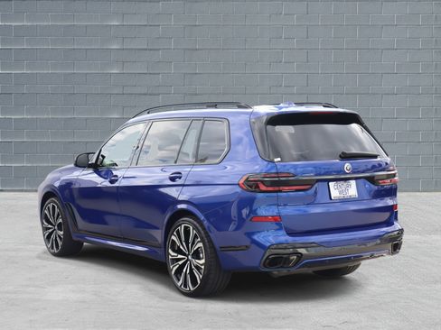 Used 2025 BMW X7 M60i image 6