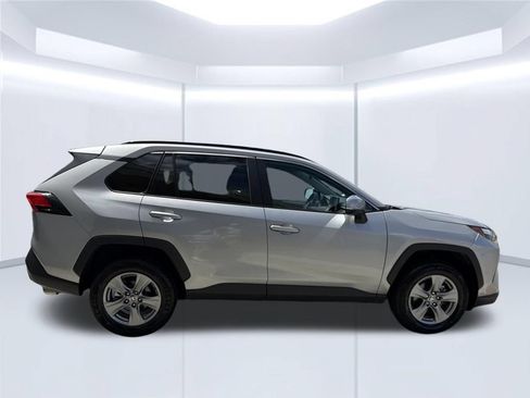 Used 2024 Toyota RAV4 XLE FWD image 7