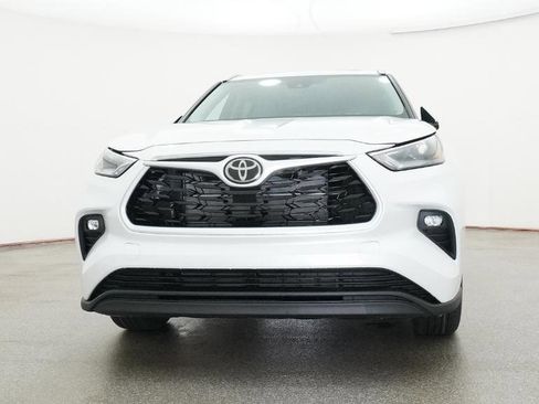 New 2026 Toyota Highlander XLE AWD/4WD image 14