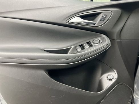 Used 2022 Buick Encore GX Select w/ Sport Touring Package FWD image 20