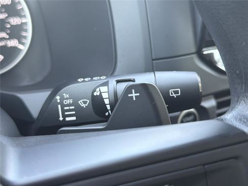 Used 2024 Nissan Pathfinder S AWD/4WD image 11