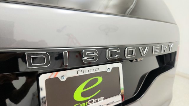 Used 2025 Land Rover Discovery S AWD/4WD image 32