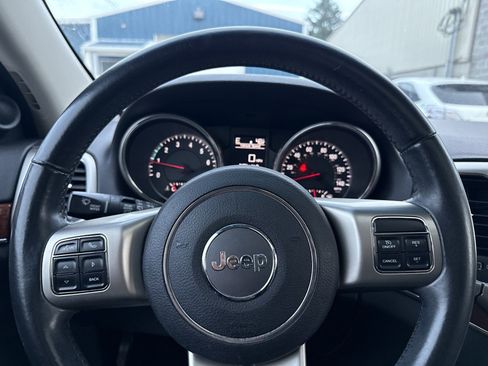 Used 2013 Jeep Grand Cherokee Limited AWD/4WD image 26