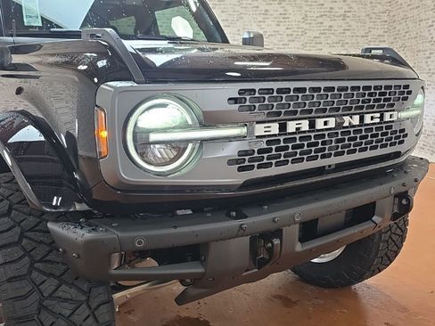 New 2025 Ford Bronco Badlands image 14