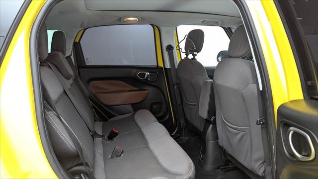 Used 2014 FIAT 500L Trekking w/ Popular Equipment Group FWD image 19
