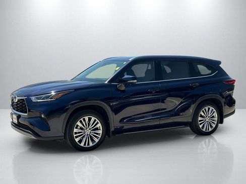 Used 2023 Toyota Highlander Platinum FWD image 8