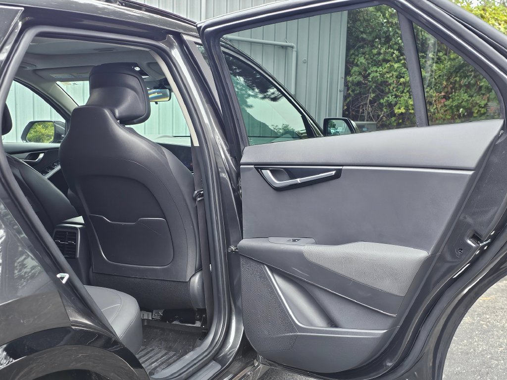 Used 2023 Kia Niro EX Touring FWD image 12