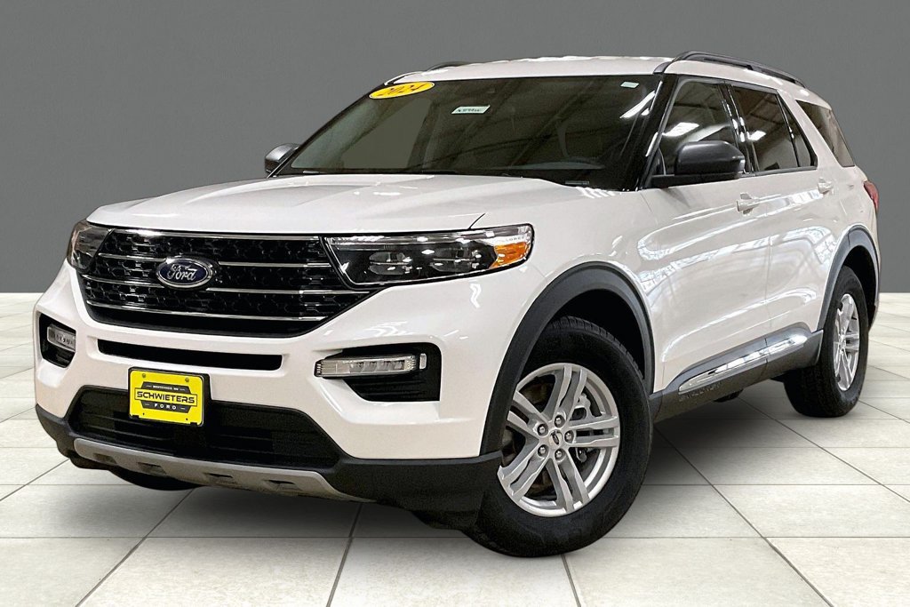 Certified 2024 Ford Explorer XLT w/ Equipment Group 202A AWD/4WD image 2