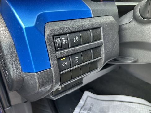 Used 2024 Toyota Tacoma TRD Off-Road image 8