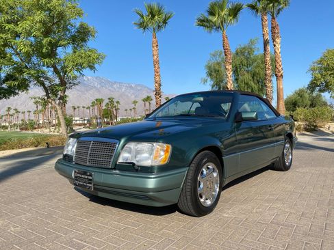Used 1994 Mercedes-Benz E 320 Convertible image 2