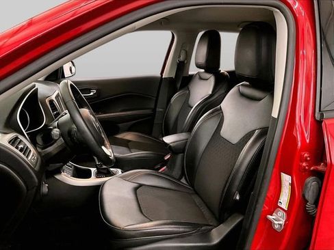 Used 2019 Jeep Compass Latitude w/ Popular Equipment Group FWD image 24
