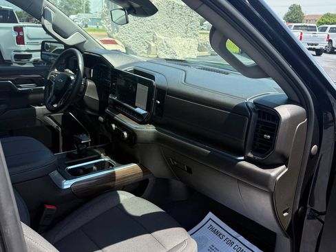 Used 2023 Chevrolet Silverado 1500 LT AWD/4WD image 30