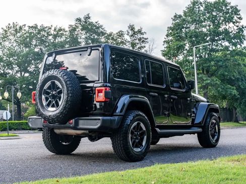 Used 2021 Jeep Wrangler Unlimited Sahara AWD/4WD image 5