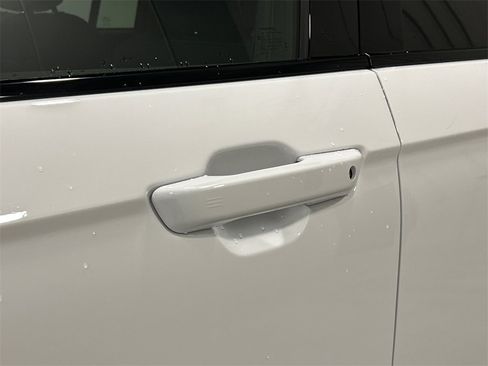 New 2025 Jeep Grand Cherokee Laredo w/ Luxury Tech Group I image 13