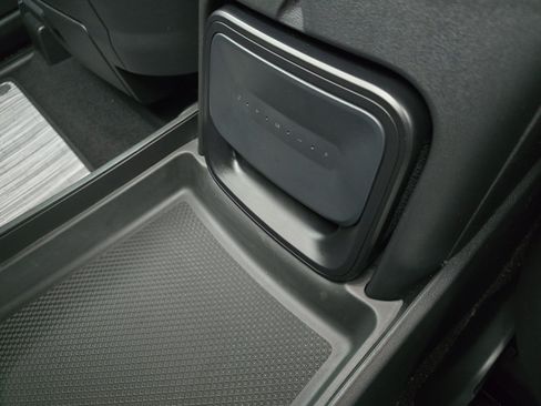 Used 2024 Rivian R1S Adventure AWD/4WD image 33