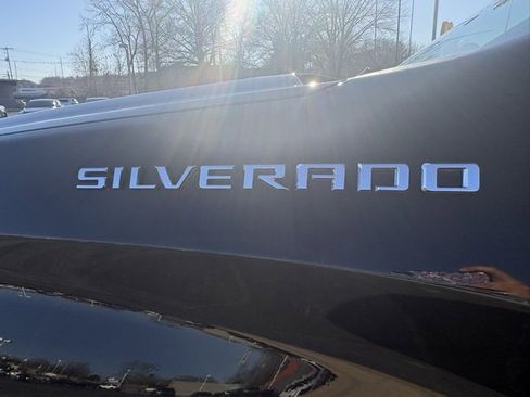 Used 2019 Chevrolet Silverado 1500 Custom image 19