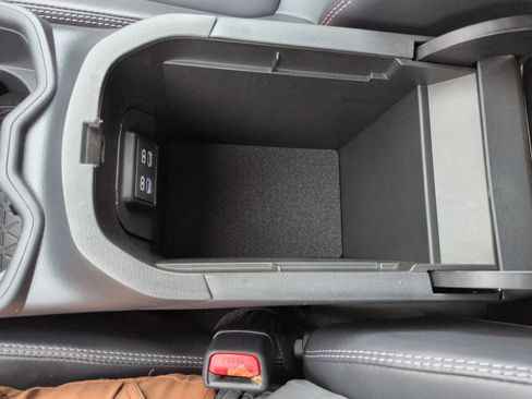 Certified 2022 Toyota RAV4 XLE Premium AWD/4WD image 26