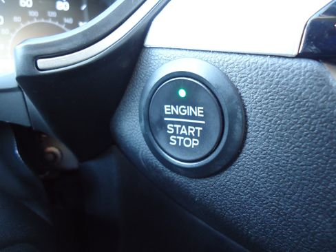 Used 2020 Ford Escape SE image 19