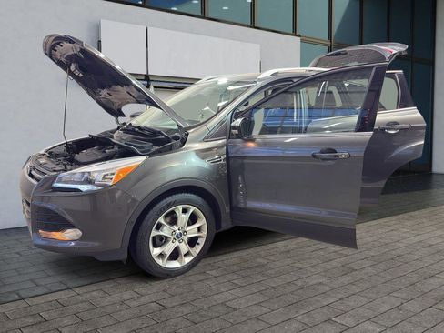 Used 2016 Ford Escape Titanium w/ Equipment Group 301A AWD/4WD image 9