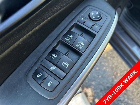 Certified 2022 Jeep Cherokee Latitude Lux w/ Sun & Sound Group image 16