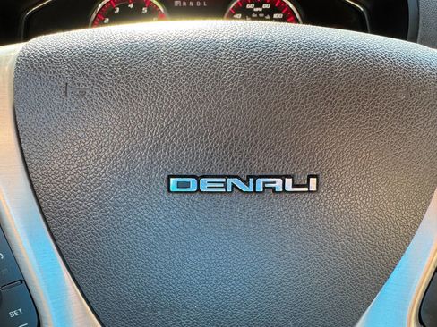 Used 2015 GMC Acadia Denali image 53