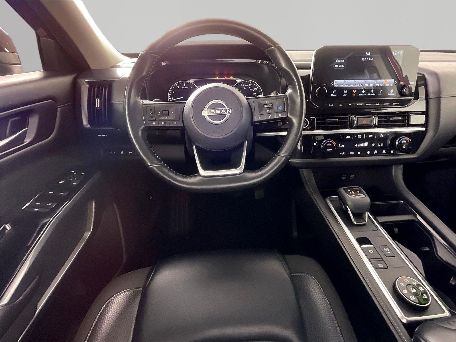 Used 2023 Nissan Pathfinder SL AWD/4WD image 8