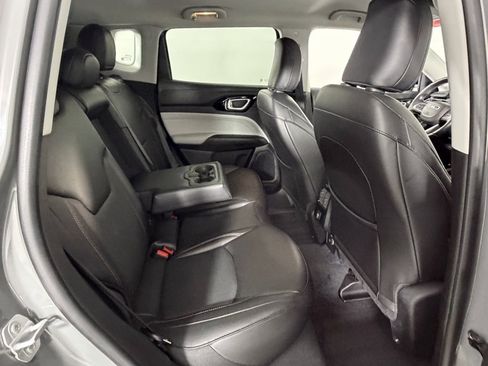 Used 2022 Jeep Compass Limited image 27