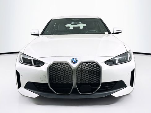 Used 2025 BMW i4 xDrive40i image 2