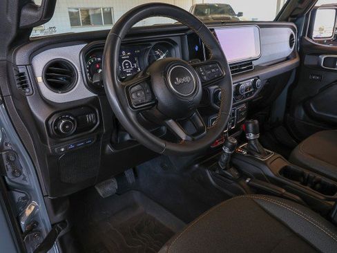 Used 2024 Jeep Wrangler Unlimited AWD/4WD image 11