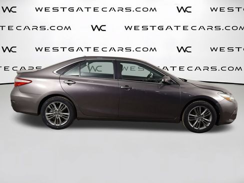 Used 2017 Toyota Camry SE w/ Moonroof Package FWD image 42