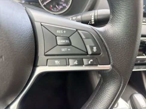 Used 2024 Nissan Sentra SV FWD image 24
