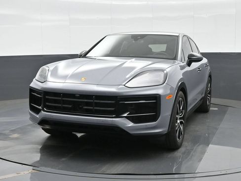 Certified 2025 Porsche Cayenne GTS AWD/4WD image 12
