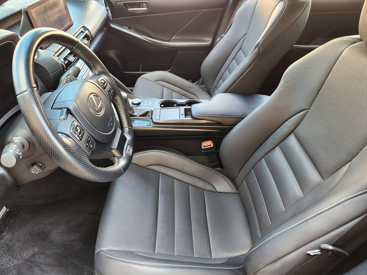 Used 2025 Lexus IS 500 w/ Accessory Package 2 RWD image 31