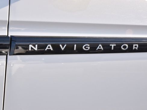 New 2025 Lincoln Navigator L Black Label image 49